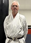 Henk Wolthof Rijks Erkend Karate leraar bij Budocentrum Chikara in Winschoten